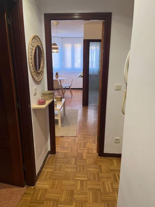 Acogedor Y Soleado Apartamento Recien Amueblado En Хихон Екстериор снимка